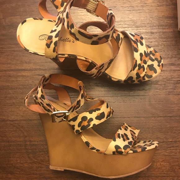 Breckelles Shoes - Leopard wedges